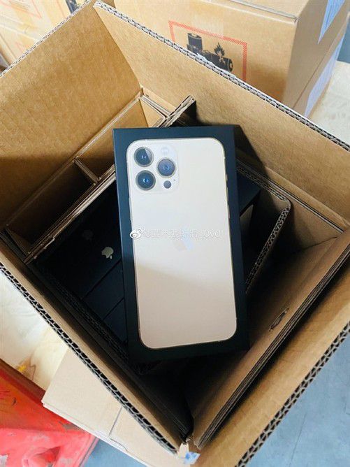 經銷商泄露iPhone 13真機 塑料膜沒了，紙質包裝成新趨勢